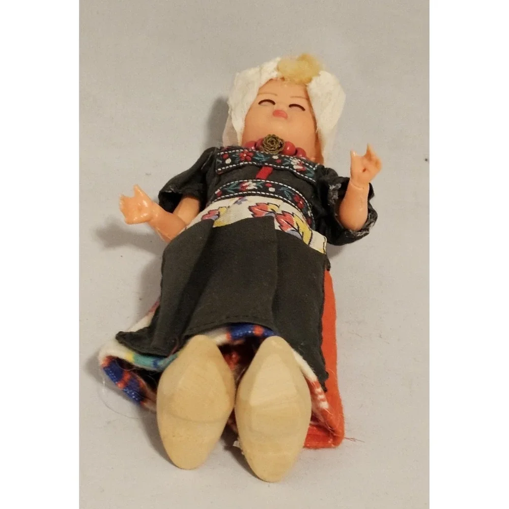 Vintage Dutch Girl Souvenir Doll Hard Plastic Sleeping Eyes Wooden Shoes Clog 7
